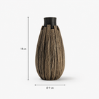 Klares Produktbild Vorderansicht: Vionel Bloom Vase in Schwarz-Braun mit Maßangaben vor hellem Hintergrund.
